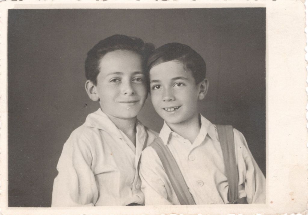 "En souvenir de Germain et Georges Hojlovitch"