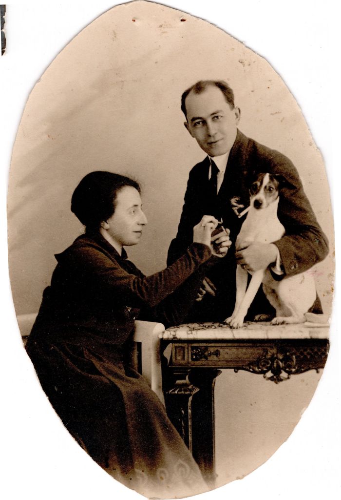 Rosa e H STOJKOVITCH
Parrains 
Ljoubomir les a mariés
Rosa aurait collaboré avec les allemands pendant la guerre