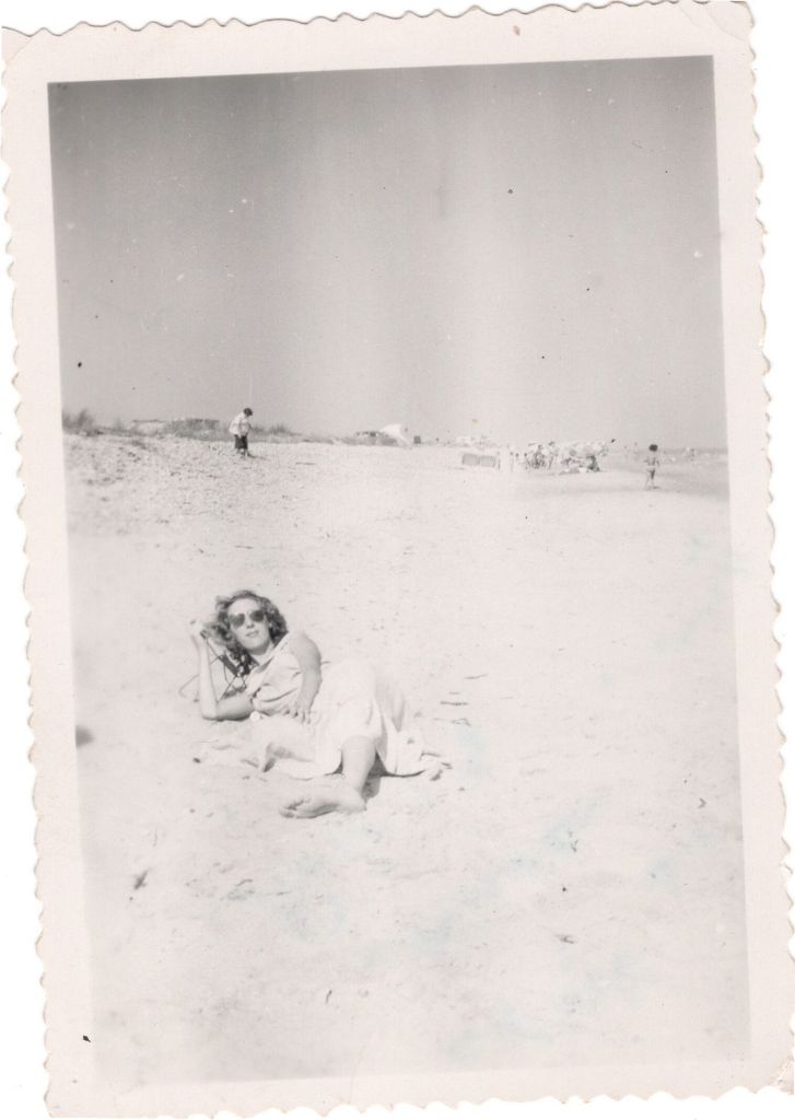 Mademoiselle se delasse... relaxez-vous!